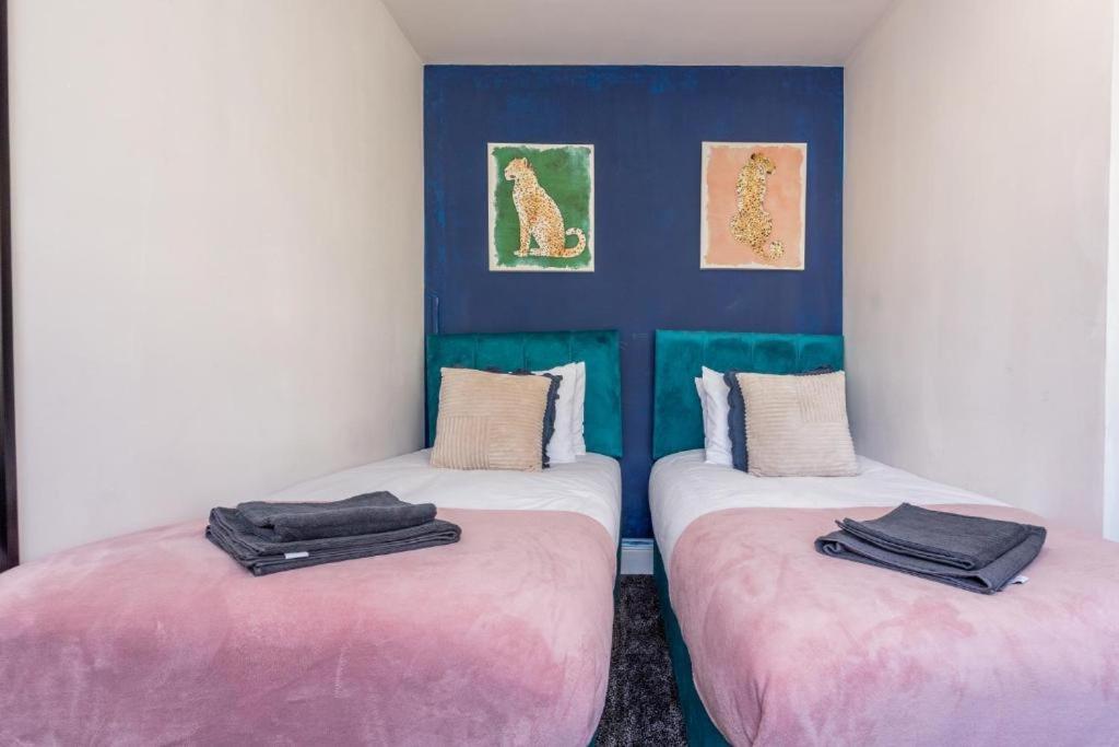 Newcastle'S Most Central Apartment - Sleeps 10 Eksteriør billede