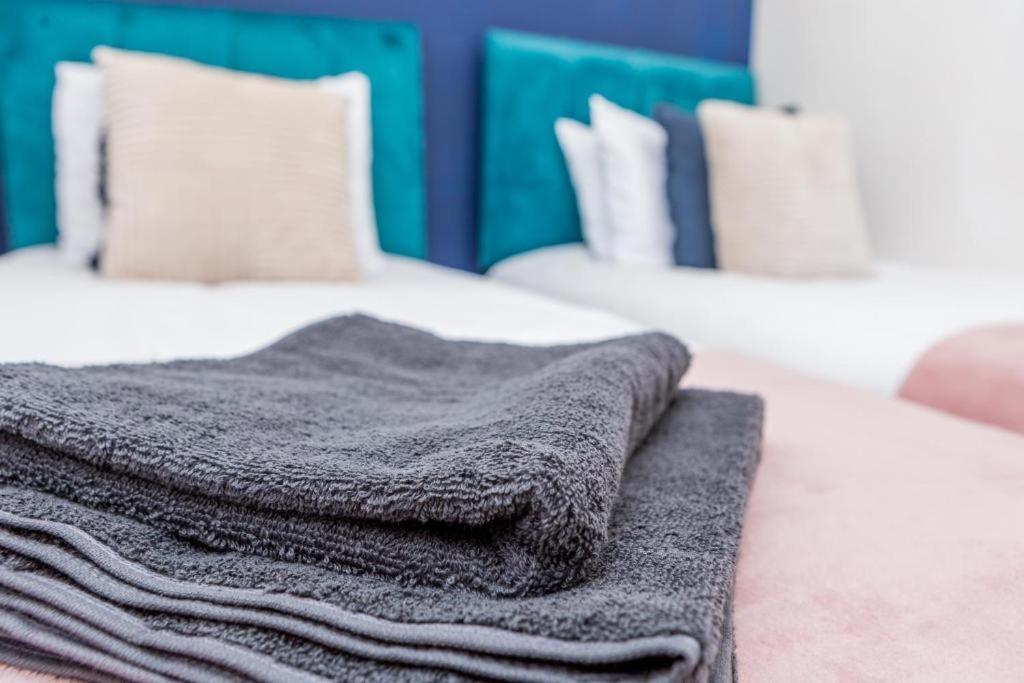 Newcastle'S Most Central Apartment - Sleeps 10 Eksteriør billede