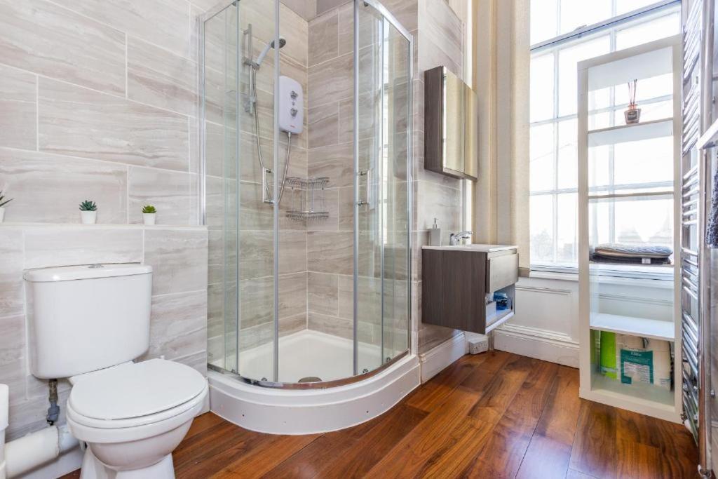 Newcastle'S Most Central Apartment - Sleeps 10 Eksteriør billede