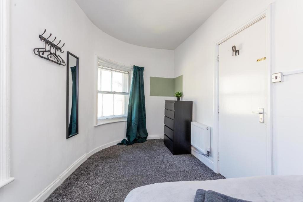 Newcastle'S Most Central Apartment - Sleeps 10 Eksteriør billede