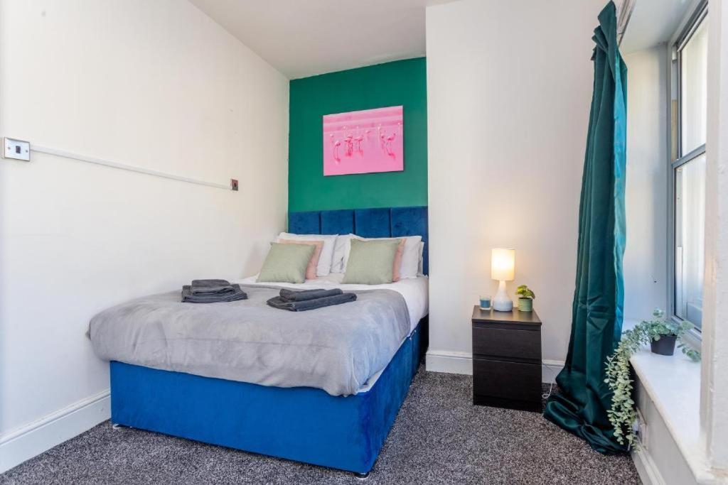 Newcastle'S Most Central Apartment - Sleeps 10 Eksteriør billede